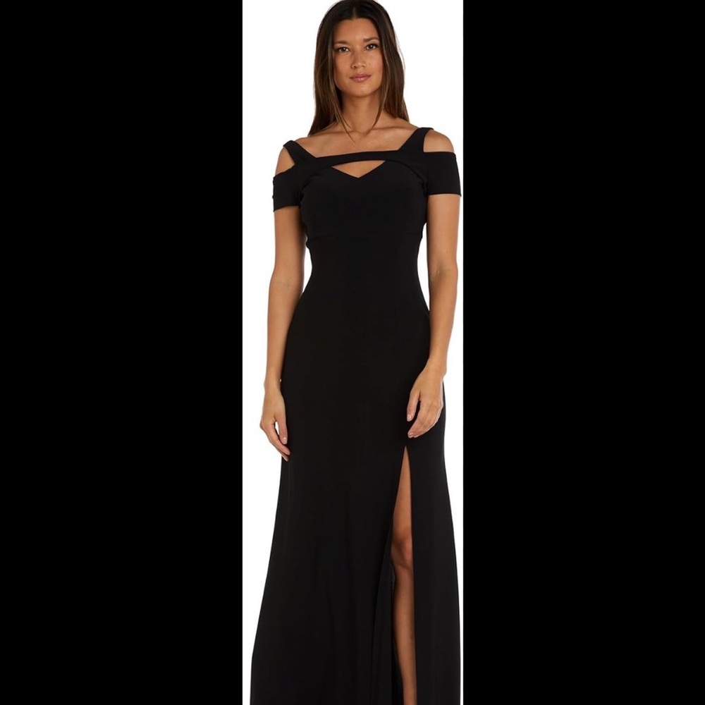 Sophisticated Black Maxi Dress